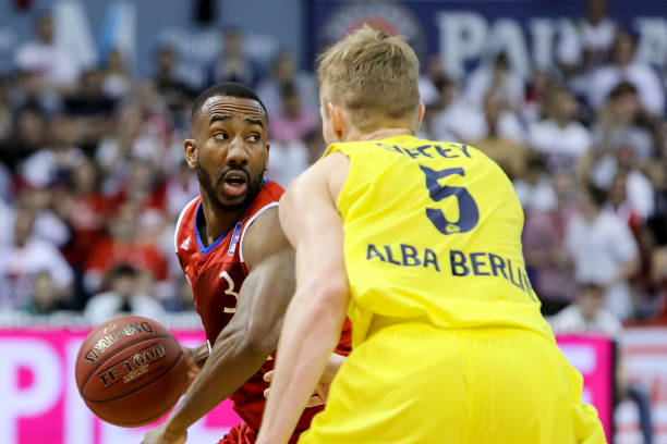 更彰显了球 更彰显了球